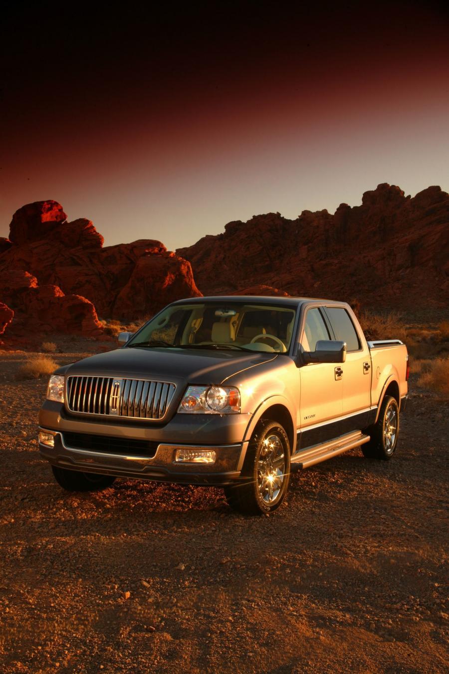  Lincoln Mark LT Concept 2004 года  (фото 10 из 51)